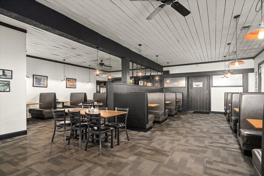 More Photos Of 78 Chestnut Hill Rd, Crossville Freestanding For Sale