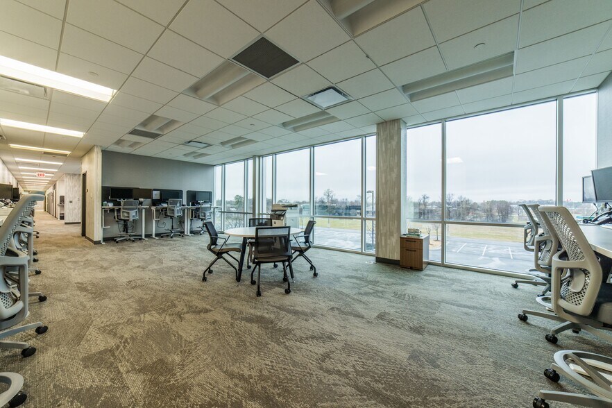 More Photos Of 808 S 52nd St, Rogers Medical For Sale