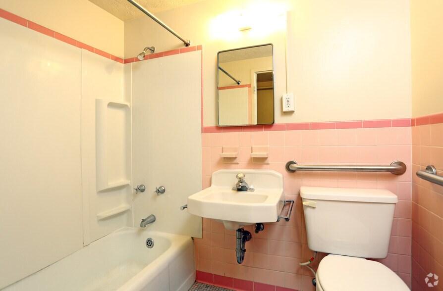 More Photos Of 320 N 22nd St, Omaha Apartments For Sale