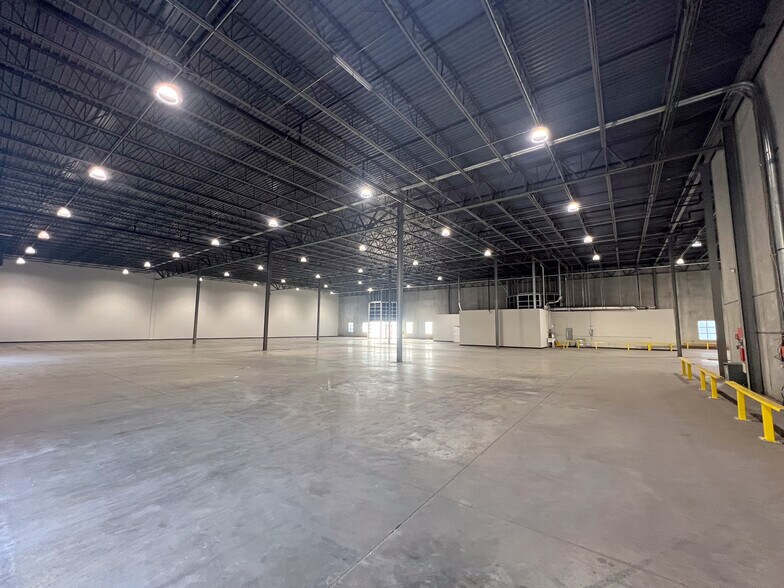 More Photos Of 140 Congress Blvd, Duncan Service For Lease