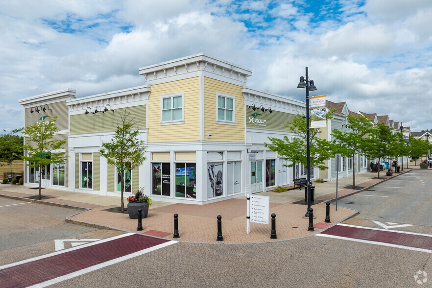 More Photos Of 400-440 Boston Post Rd, Wayland Unknown For Lease