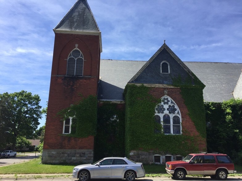 More Photos Of 349 N Monroe St, Lapeer Religious Facility For Sale