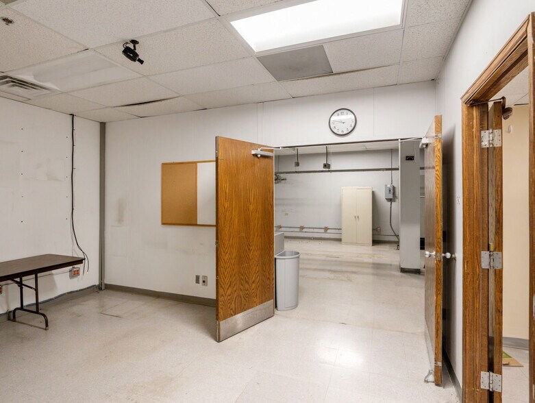 More Photos Of 1228 E Orman Ave, Pueblo Office For Sale