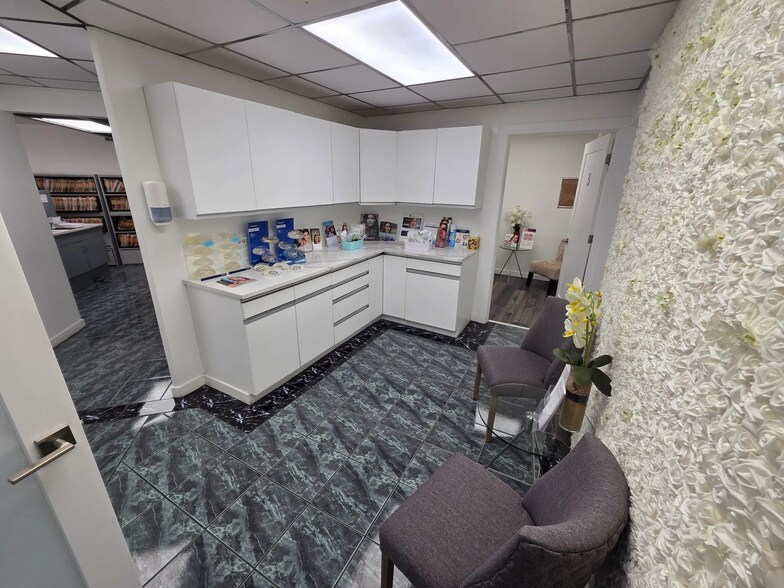 More Photos Of 3918 W 63rd St, Chicago Medical For Sale