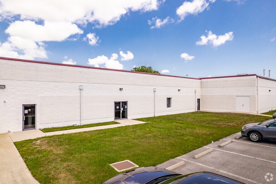 More Photos Of 7995 114th Ave N, Largo Light Distribution For Sale