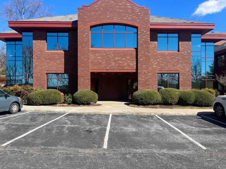 Primary Photo Of 213 Overlook Cir, Brentwood Office For Lease