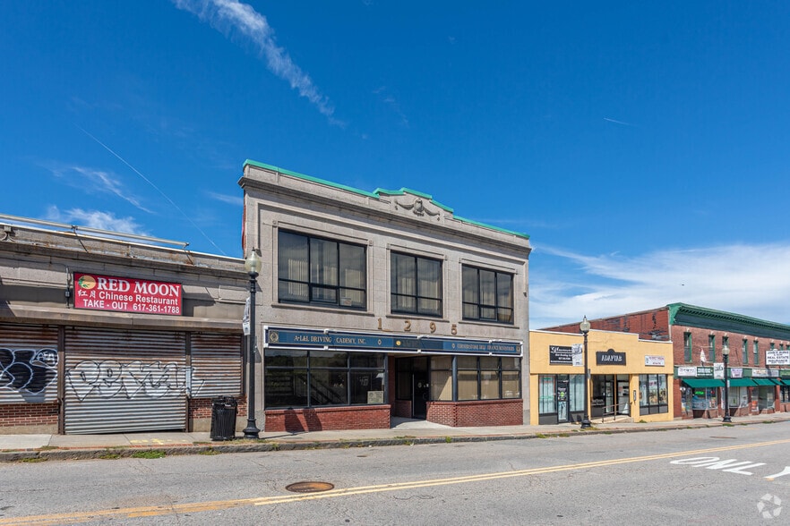 More Photos Of 1295 River St, Hyde Park Flex For Sale
