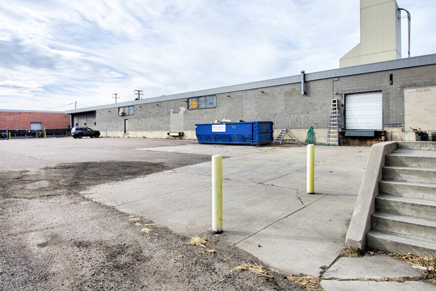 More Photos Of 1045 W 45th Ave, Denver Warehouse For Sale