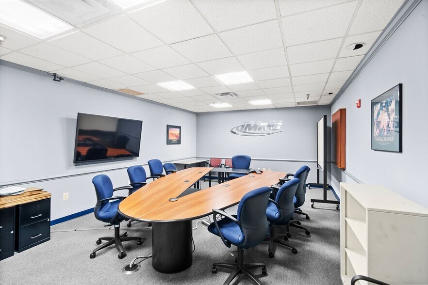 More Photos Of 4640 Forbes Blvd, Lanham Office For Lease