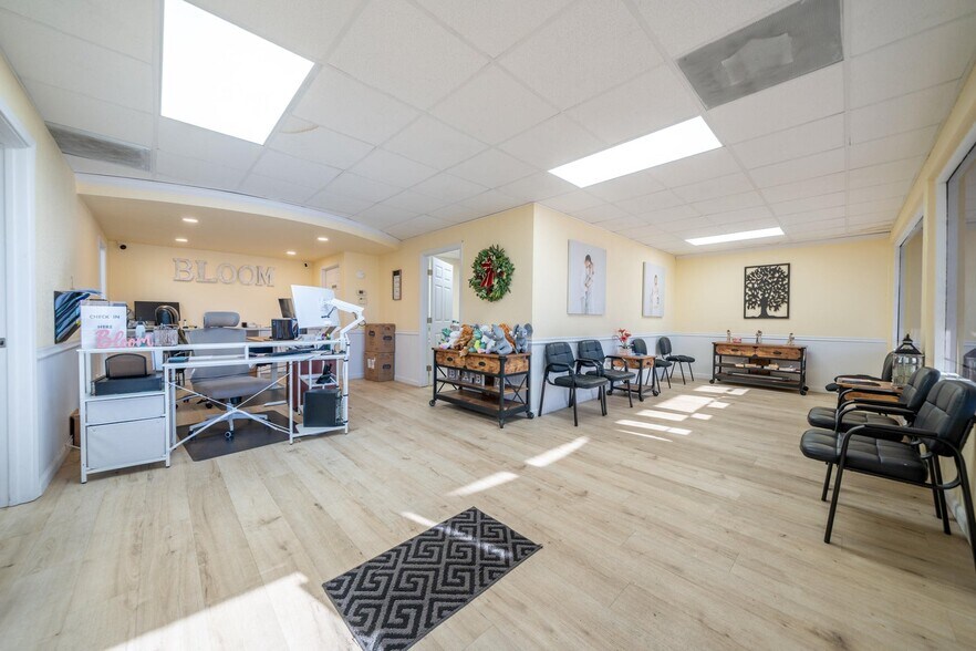 More Photos Of 1556 Hartnell Ave, Redding Office For Sale