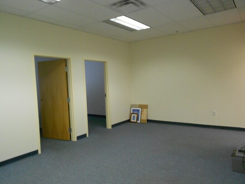 More Photos Of 5-9 Sheep Davis Rd, Pembroke Office For Lease