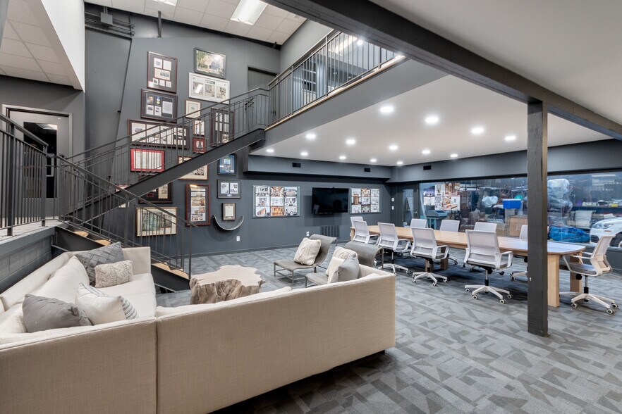 More Photos Of 12600 Triskett Rd, Cleveland Flex For Lease