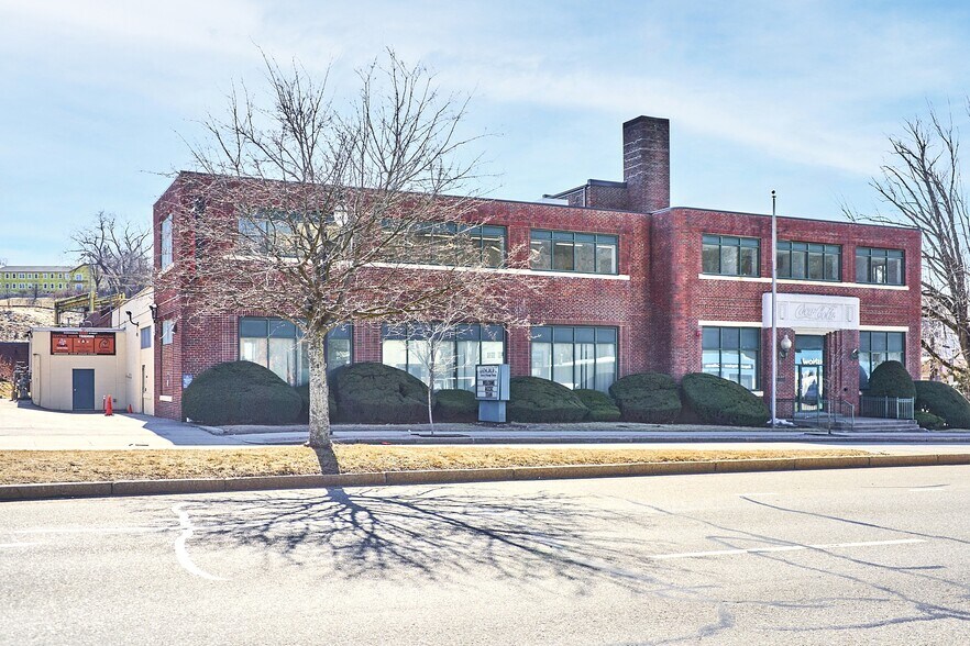 More Photos Of 333 Shrewsbury St, Worcester Warehouse For Lease