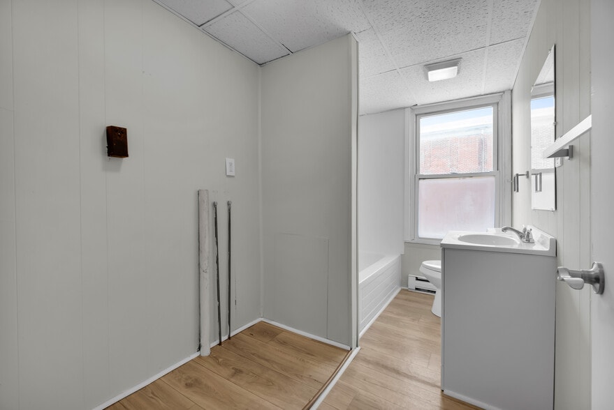 More Photos Of 52 W Ludlow St, Summit Hill Apartments For Sale