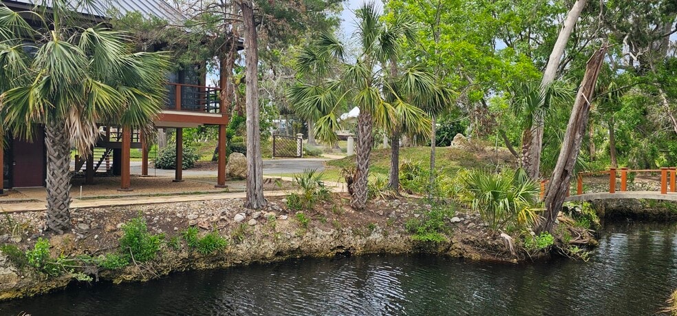 More Photos Of 1606 3rd Ave SE, Steinhatchee Lodge Meeting Hall For Sale