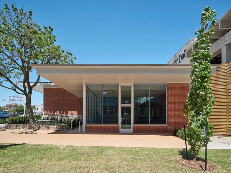 More Photos Of 431 NW 10th St, Oklahoma City General Retail For Lease