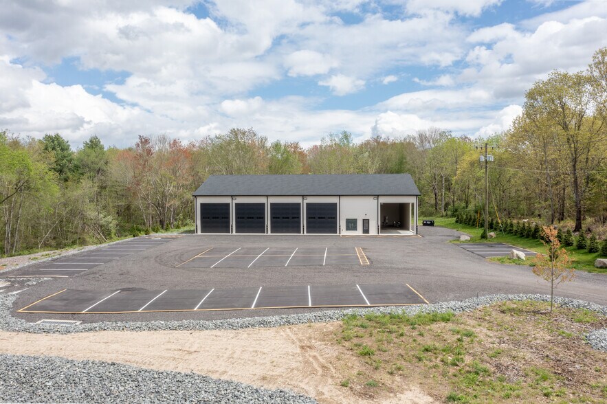 More Photos Of 186 Norwich rd, Plainfield Warehouse For Sale