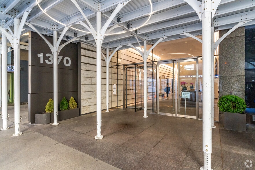More Photos Of 1370 Avenue of the Americas, New York Office For Lease