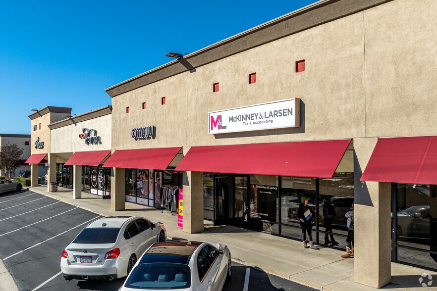 More Photos Of 1251-1401 S Beach Blvd, La Habra Unknown For Lease