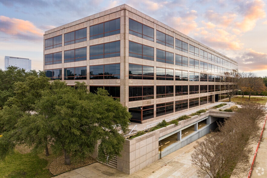 More Photos Of 6400 Legacy Dr, Plano Office For Lease