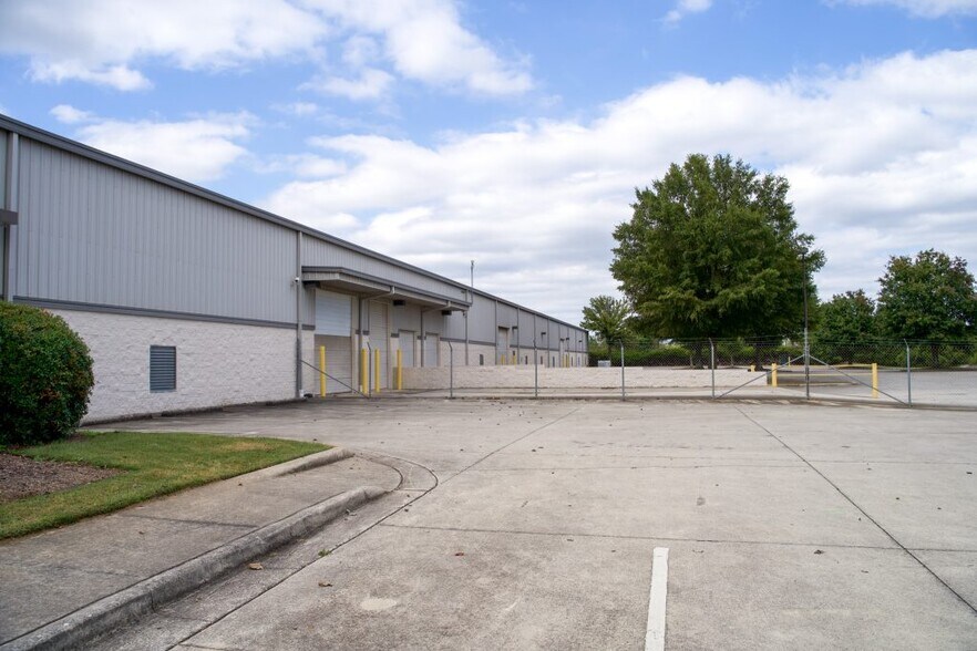 More Photos Of 490 Production Ave, Madison Warehouse For Lease