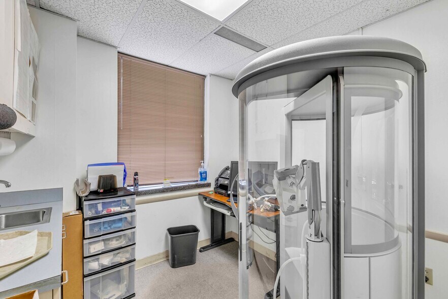 More Photos Of 125 E Broad St, Elyria Office For Sale