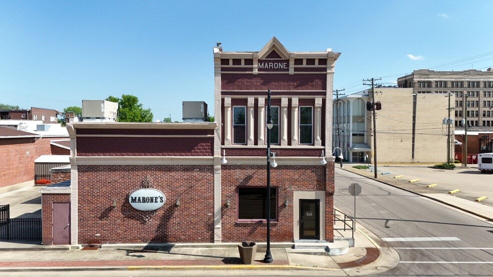 Primary Photo Of 101 N 2nd St, Vincennes Flex For Sale