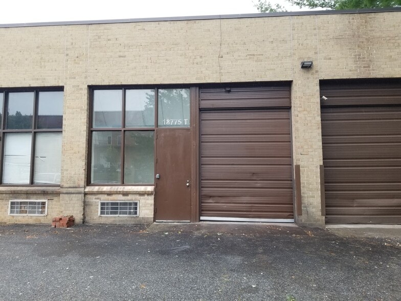 More Photos Of 18775 N Frederick Rd, Gaithersburg Warehouse For Lease