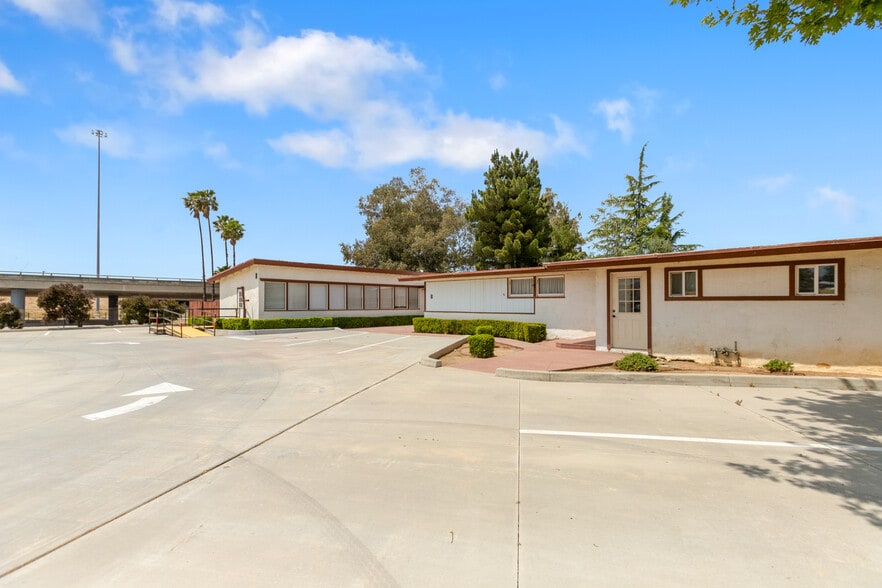 More Photos Of 635 Veile Ave, Beaumont Office For Sale