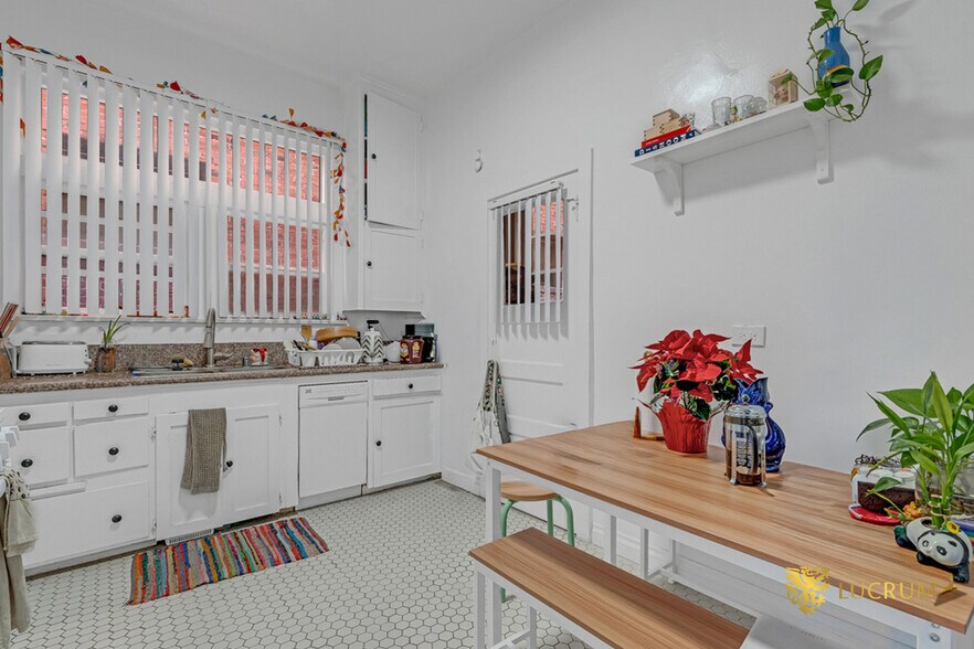 More Photos Of 534-542 S Coronado St, Los Angeles Apartments For Sale