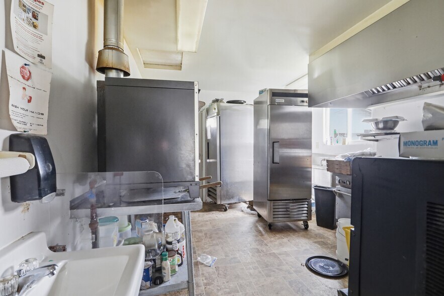 More Photos Of 14811 Broadway Ave, Frostburg Bar For Sale