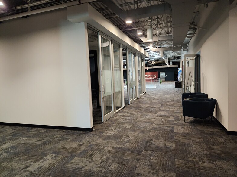 More Photos Of 308 Mallory Station Rd, Franklin Office For Sale