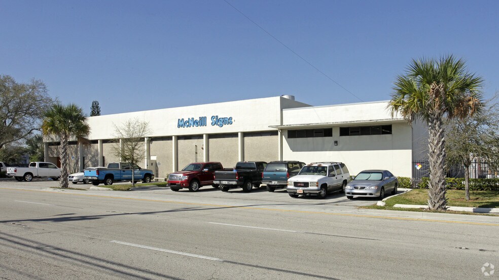 More Photos Of 551 S Dixie Hwy E, Pompano Beach Warehouse For Lease