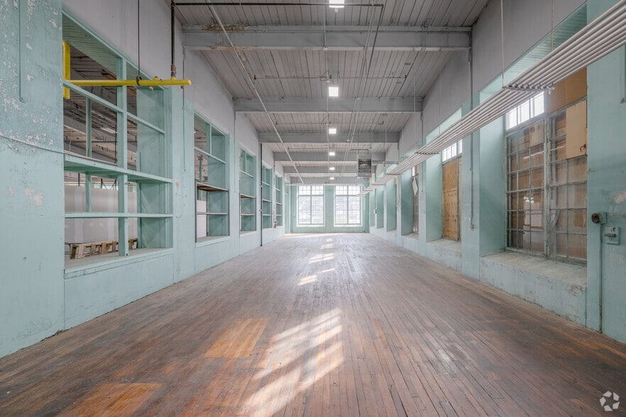 More Photos Of 1 Ace St, Fall River Warehouse For Lease