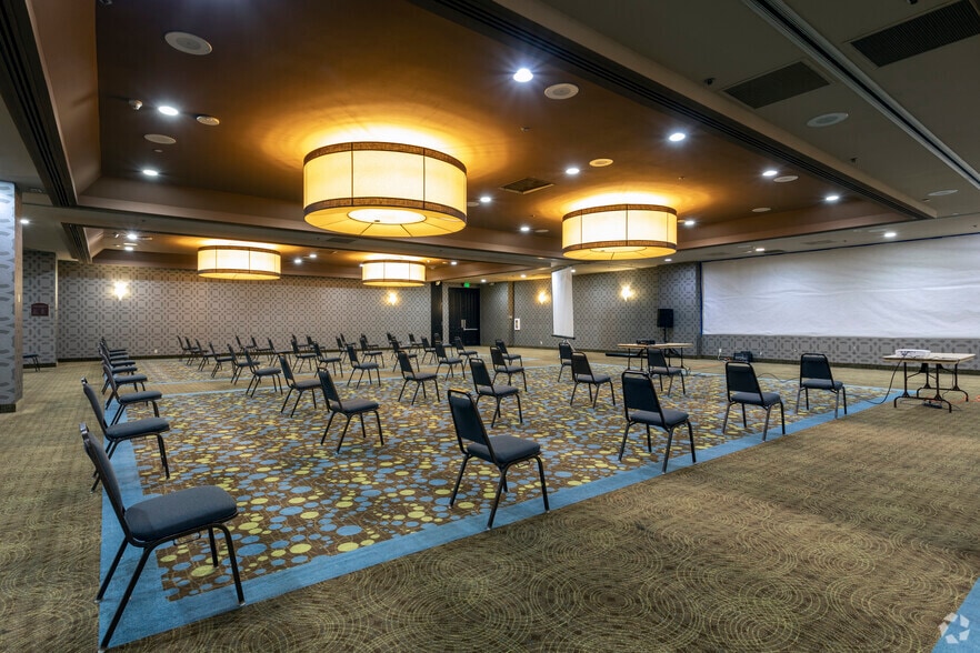 More Photos Of 1055 Van Ness Ave, Fresno Hotel For Sale