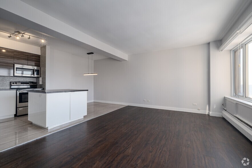 More Photos Of 1400 Av Des Pins O, Montréal Apartments For Sale