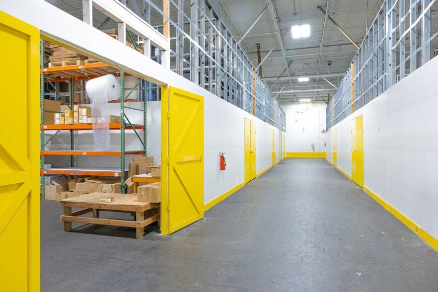 More Photos Of 202-206 Pegasus Ave, Northvale Warehouse For Lease