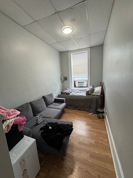 More Photos Of 1641 W Girard Ave, Philadelphia Office Residential For Sale