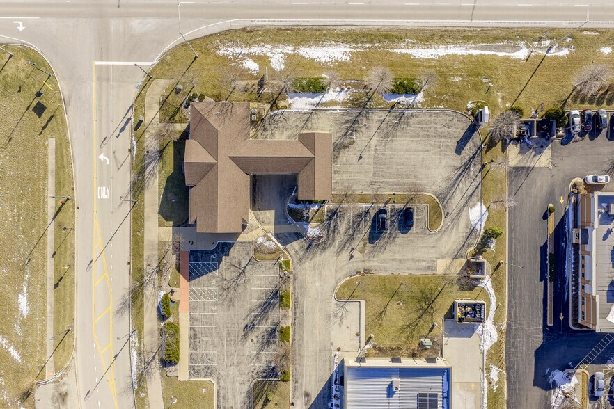 More Photos Of 430 E Mississippi Ave, Elwood Bank For Lease