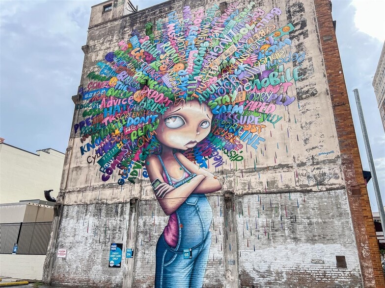 More Photos Of Londale Hotel, Houston Specialty For Sale