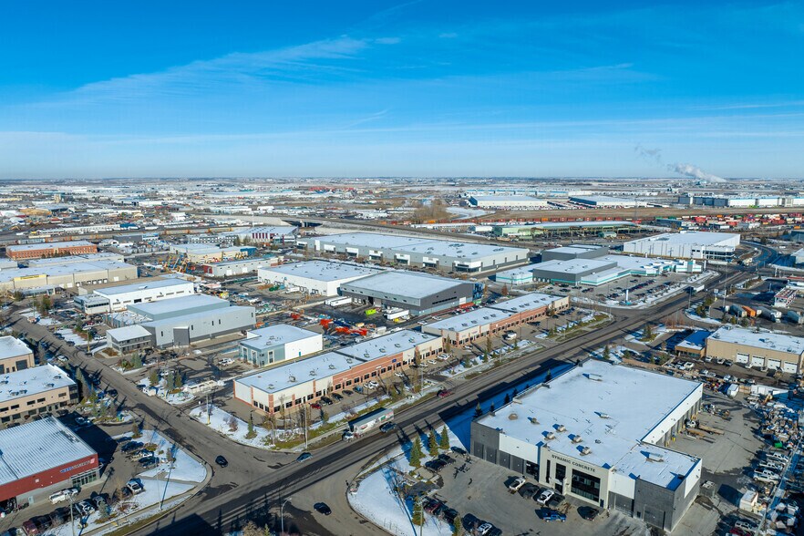 More Photos Of 4950 106th Ave SE, Calgary Warehouse For Sale