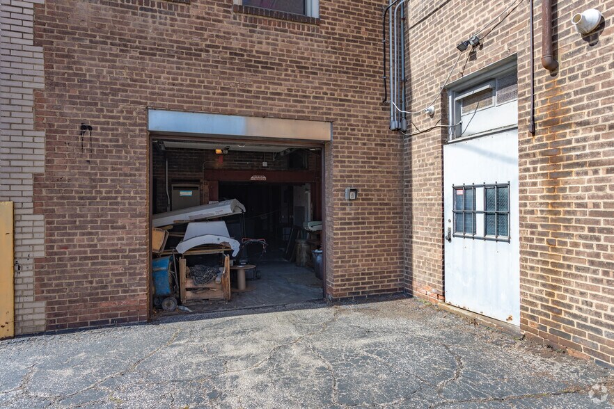 More Photos Of 1873 E 55th St, Cleveland Warehouse For Sale