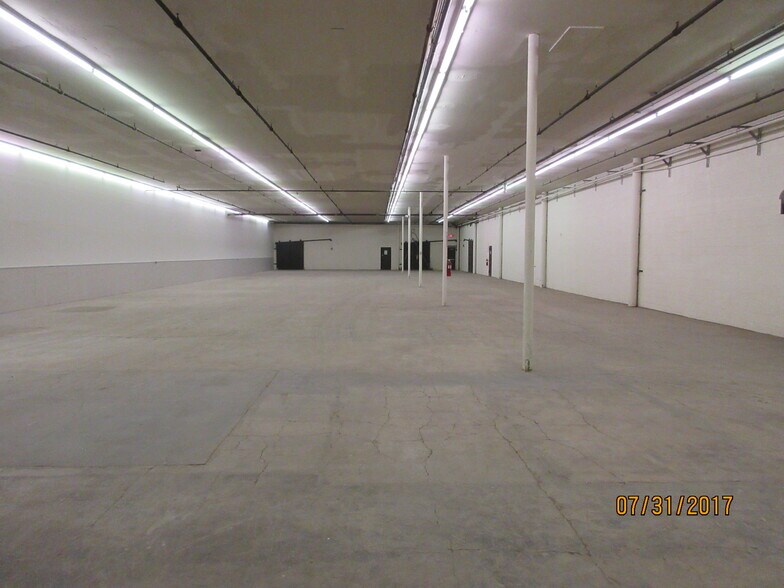 Primary Photo Of 450 Murray Hill Pky, East Rutherford Warehouse For Lease