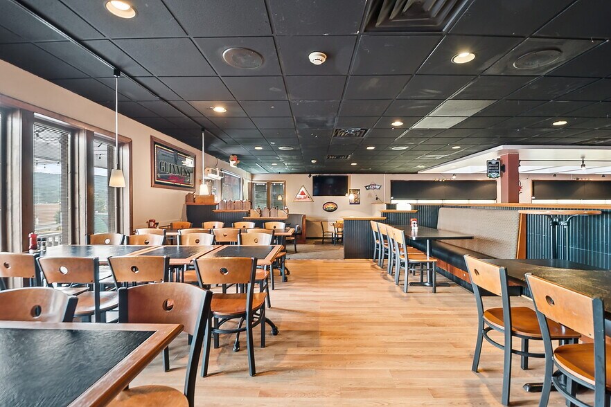 More Photos Of 380 Coal St, Wilkes Barre Freestanding For Lease