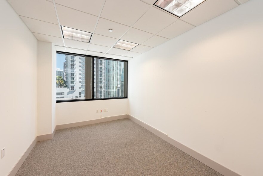 More Photos Of 1200 Brickell Ave, Miami Office For Sale
