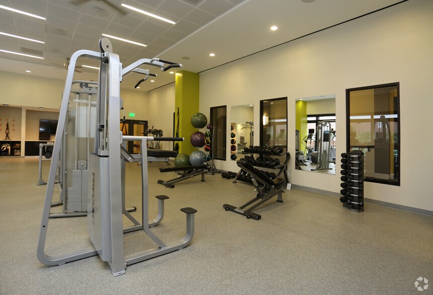 More Photos Of 101 N Wolfe St, Baltimore Apartments For Lease