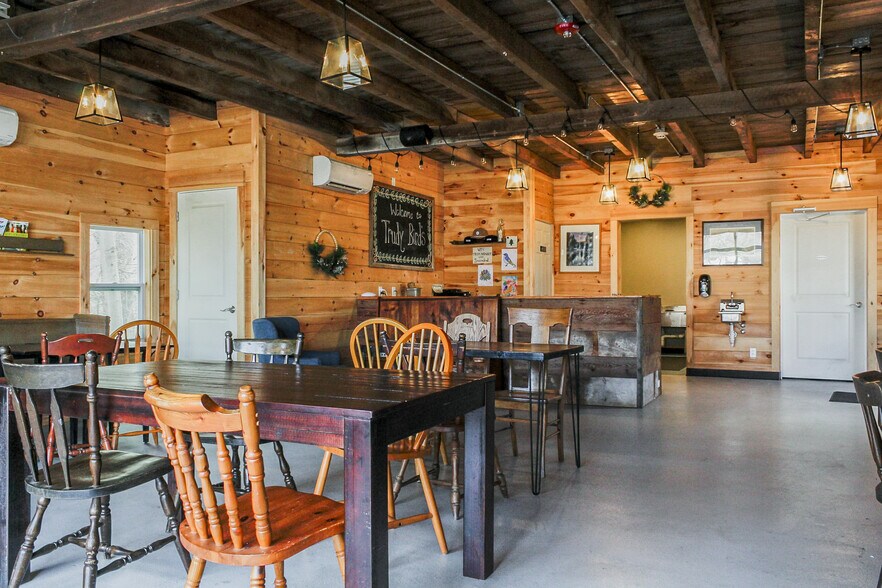 More Photos Of 424 Walnut Hill Rd, North Yarmouth Restaurant For Sale