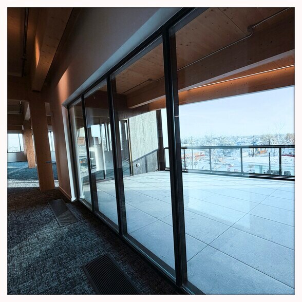 More Photos Of 2422 E 7th St, Austin Office For Lease