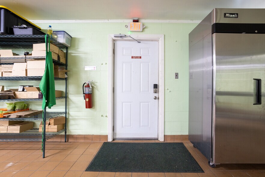 More Photos Of 10204 Se State Road 100, Starke Flex For Sale