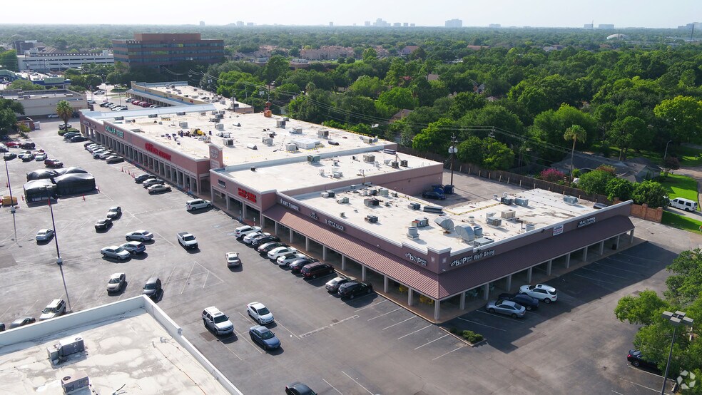 More Photos Of 10904-11030 Westheimer Rd, Houston Unknown For Lease